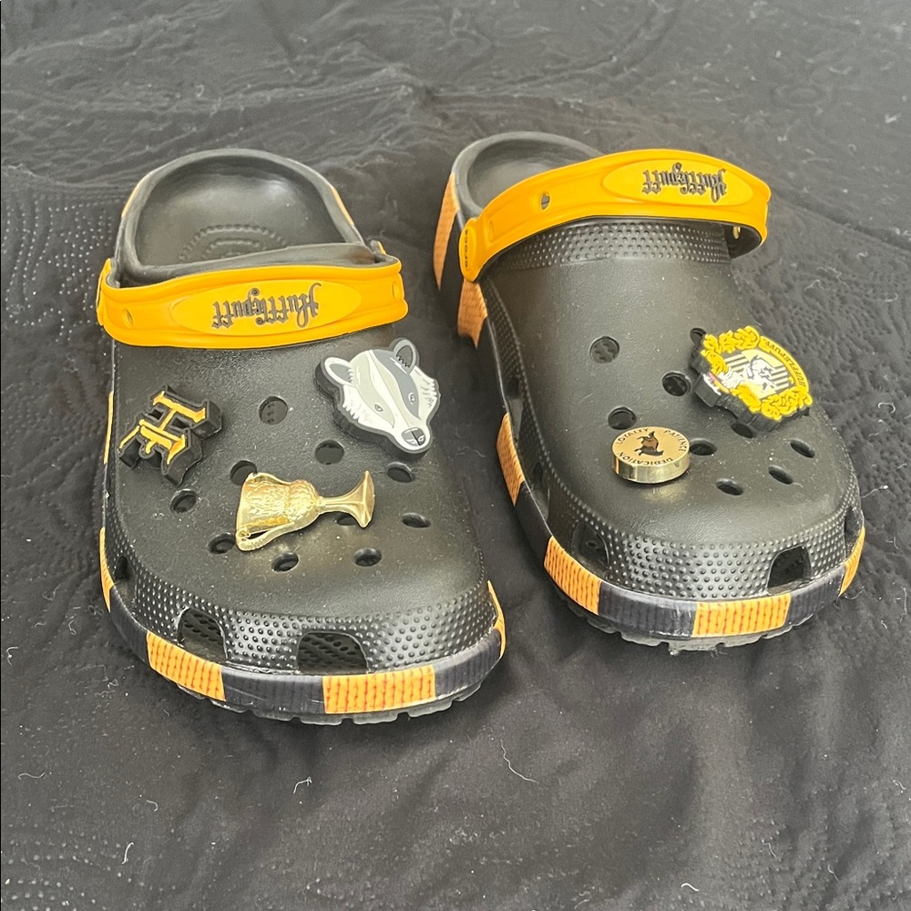 Harry Potter “hufflepuff” Croc Clogs - Black and Yellow